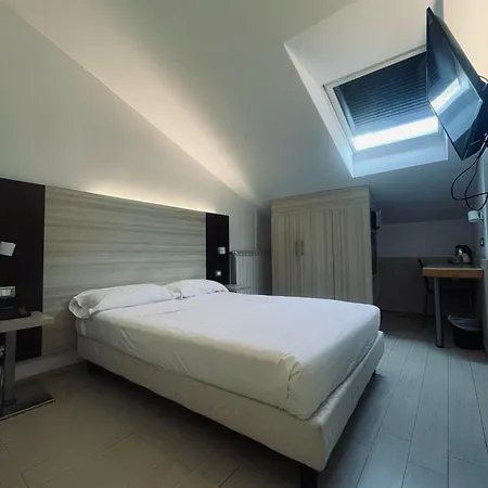 Hotel Holiday- Finestrella Bologne
